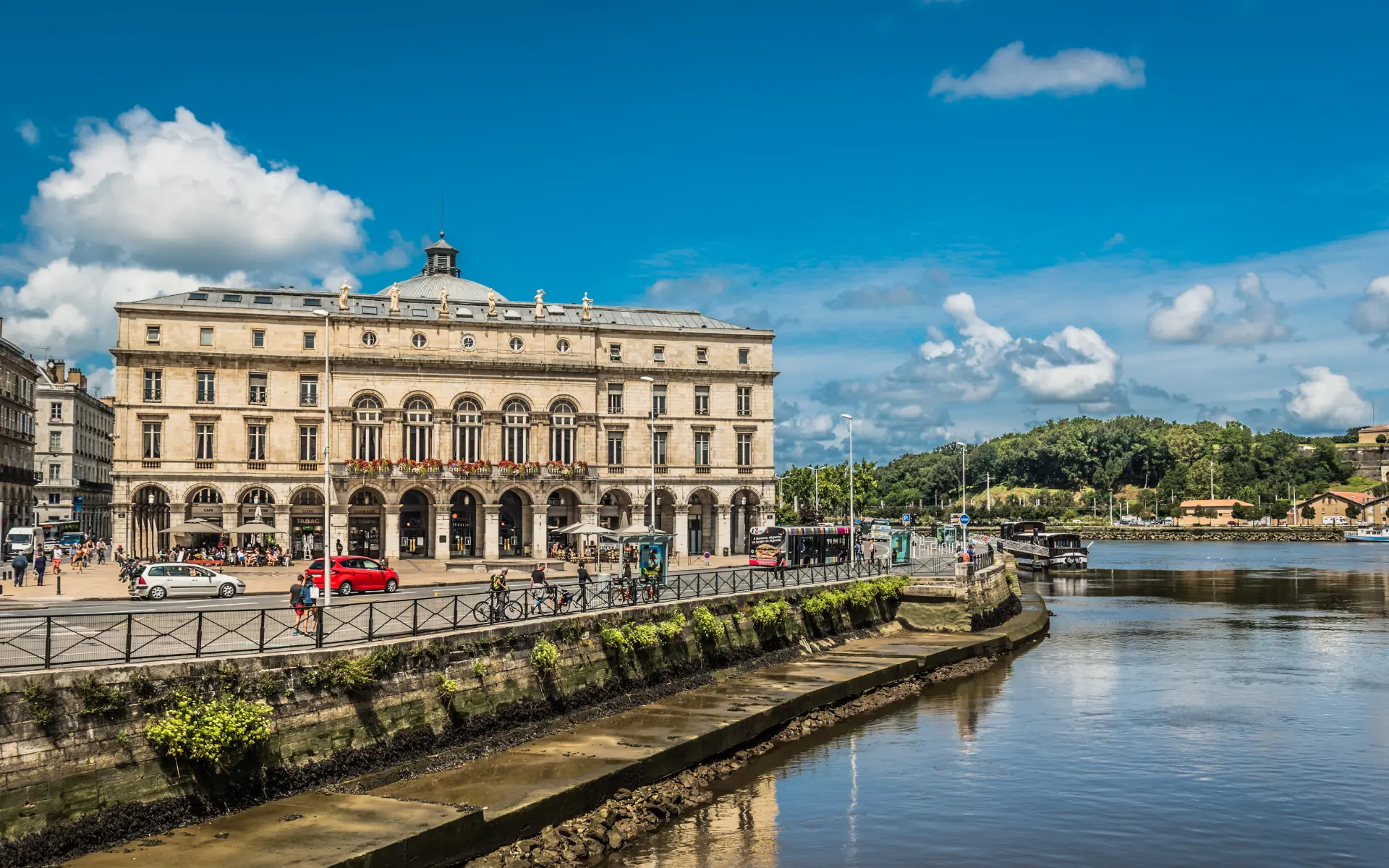 bayonne pays basque gemeentehuis