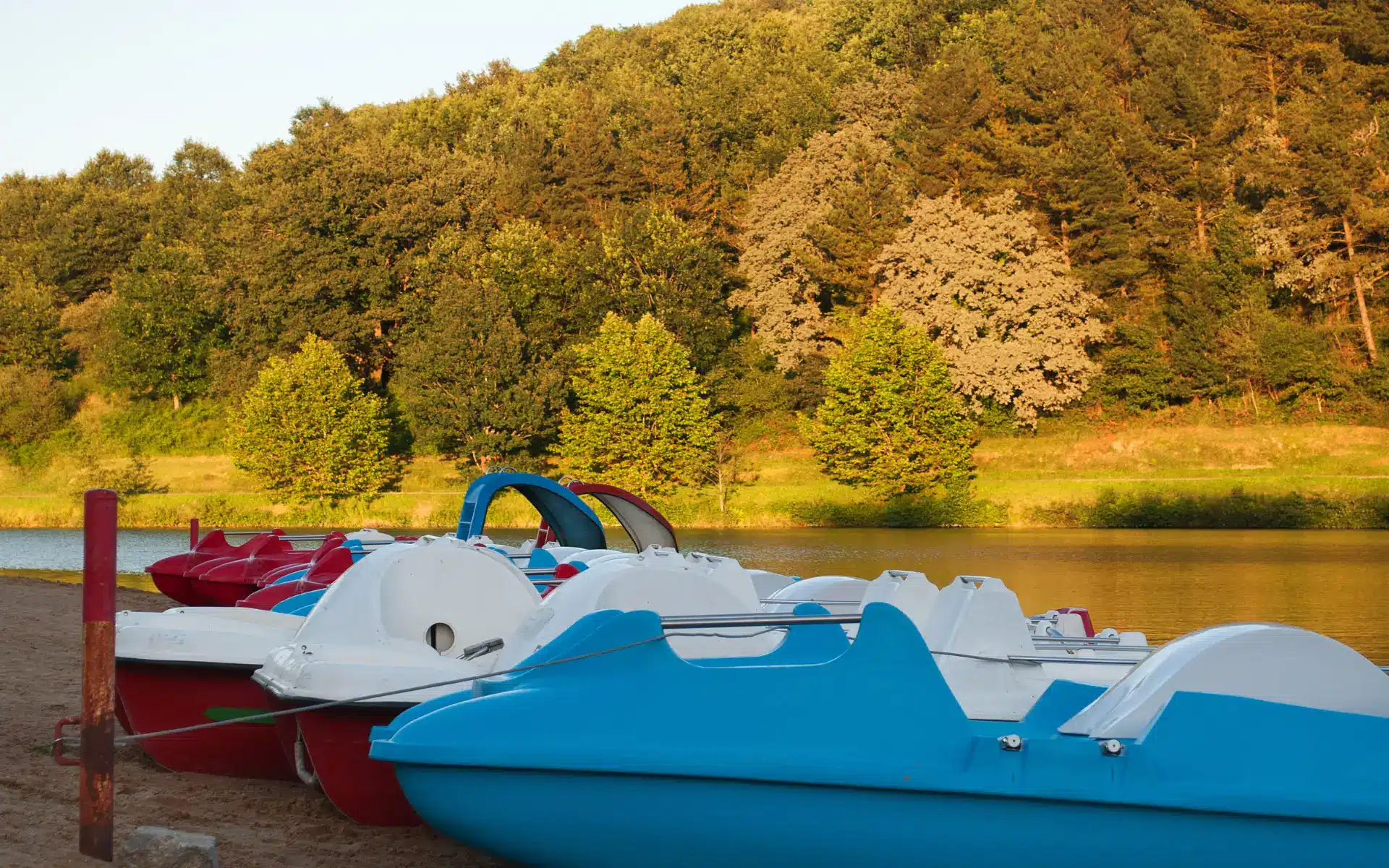 pedalos bord du lac Saint Pee Sur Nivelle