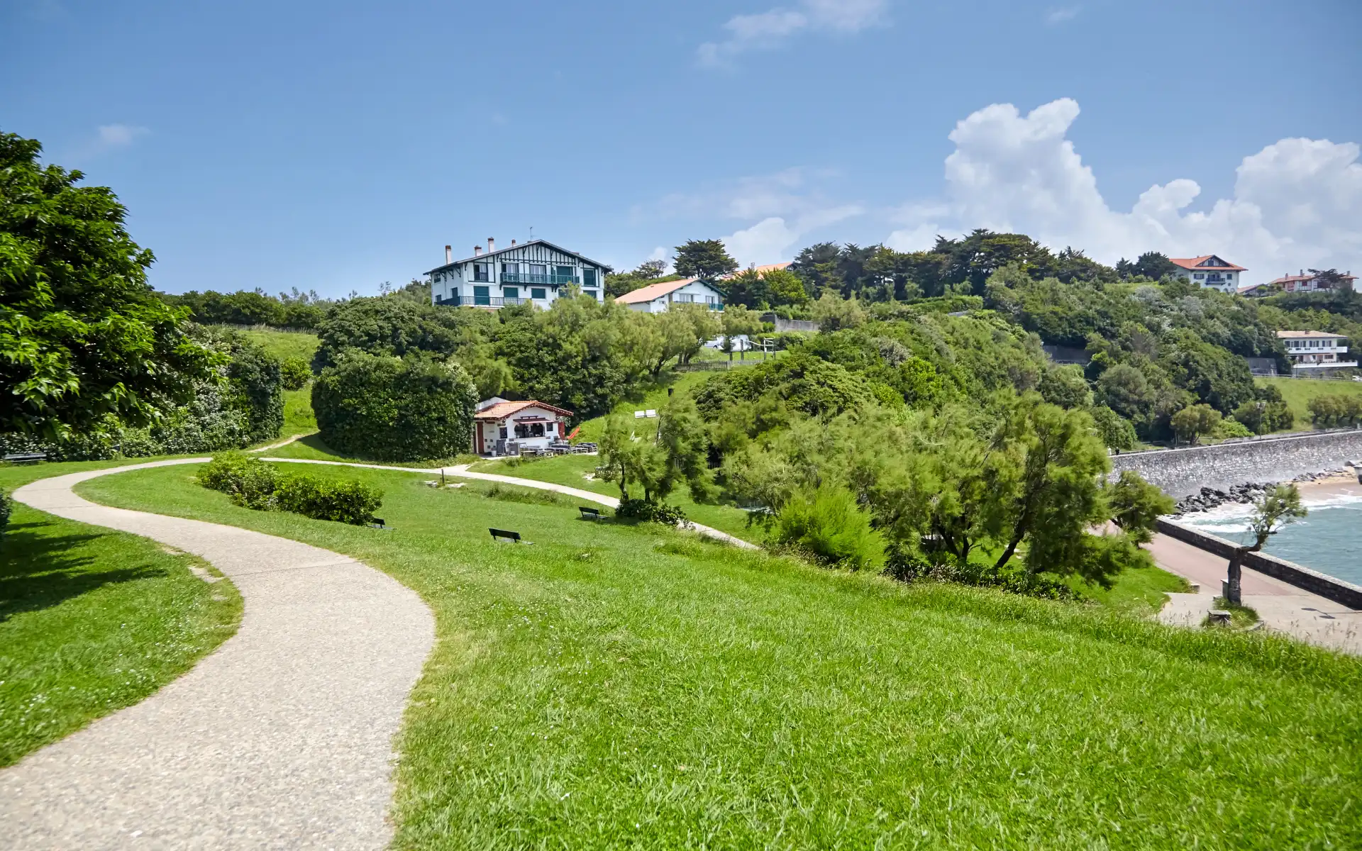 saint jean de luz sea mountain walk